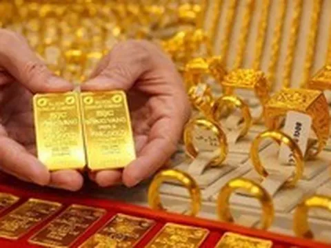 Sau khi sập 7 triệu đồng/lượng, giá vàng hôm nay diễn biến bất ngờ