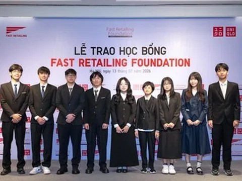 Công ty mẹ của UNIQLO tiếp tục trao tặng học bổng cho học sinh Việt Nam