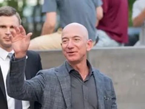 Thương vụ bất ngờ của tỷ phú Jeff Bezos