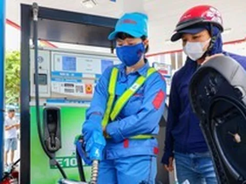 Giá xăng dầu tiếp tục giảm đồng loạt