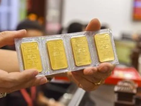 Giá vàng thế giới tăng mạnh, có nên mua vàng lúc này?