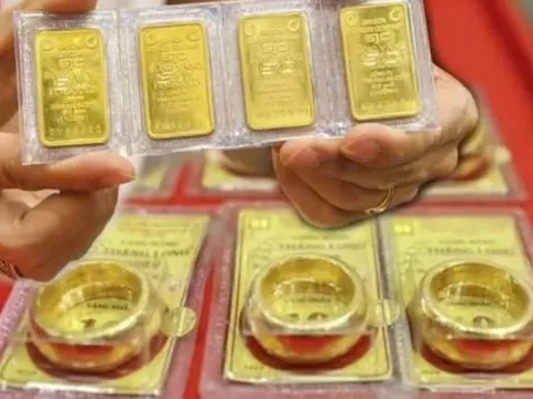 Giá vàng hôm nay (17/8): Vàng miếng trong nước quay xe