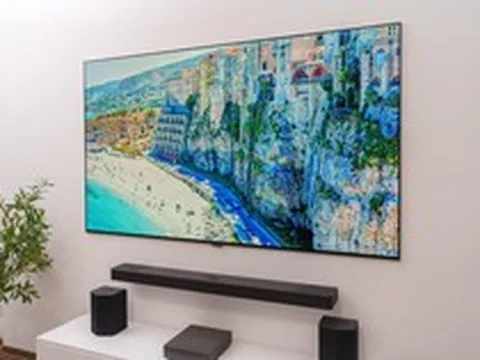 Trải nghiệm LG OLED W6 83 inch: TV 220 triệu đồng mỏng 9mm, gần như biến mất trên tường