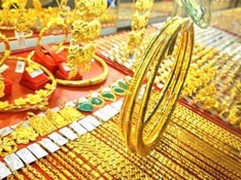 Giá vàng hôm nay (19/8): Rơi thẳng đứng