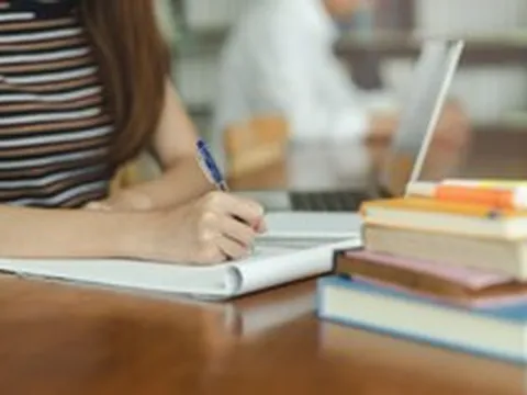 Sinh viên Việt Nam được miễn phí 1 năm dịch vụ sau