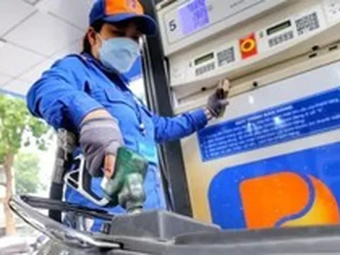 Giá xăng dầu tăng trở lại, có loại tăng hơn 1.300 đồng/lít