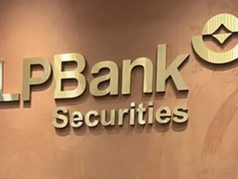Chứng khoán LPBank đổi tên, cổ phiếu giảm sàn sau chưa đầy một tuần lên HoSE