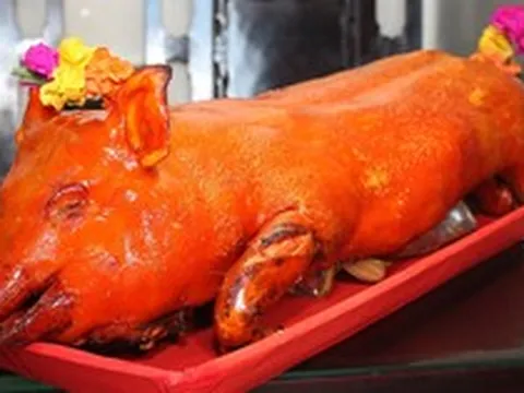 Heo quay nguyên con lên mâm cúng rằm tháng 7, giá gần 7 triệu đồng/mâm