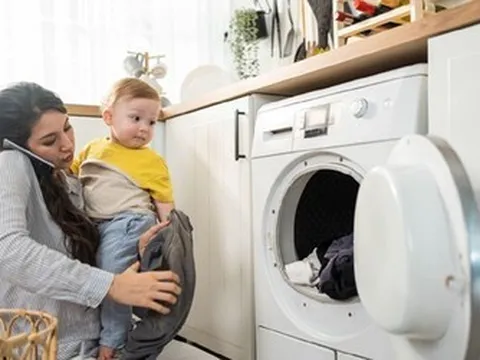 Câu chuyện giặt quần áo sao cho sạch và nỗi lo muôn thuở về vi khuẩn vô hình