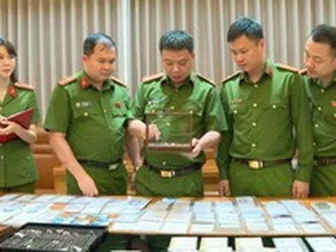 Phá đường dây buôn lậu kim cương xuyên quốc gia: Thủ tướng gửi thư khen