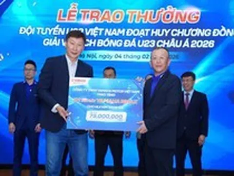 Chiếc xe máy đặc biệt HLV Kim Sang-sik được tặng sau chiến tích của U23 Việt Nam