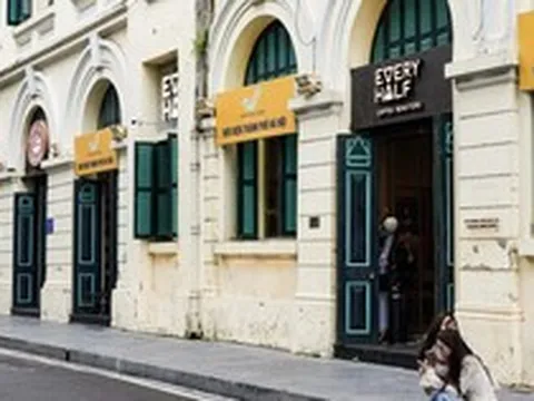 Bưu điện Hà Nội trở thành 'miếng bánh béo bở': 4 ông lớn F&B cùng đổ về 'đất vàng' bên Hồ Gươm