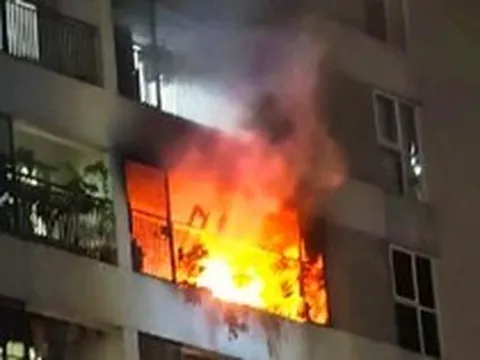 Cháy căn hộ tầng 9 chung cư ở Hà Nội, 3 mẹ con thoát nạn