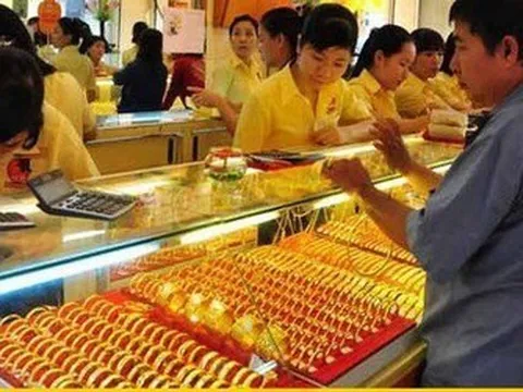 Giá vàng hôm nay (31/8): Vàng thế giới suy yếu