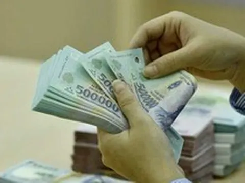 Lãi suất liên ngân hàng giảm mạnh, NHNN bơm ròng hơn 5.600 tỷ đồng