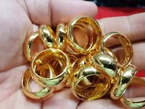 Vì sao giá vàng nhẫn cao hơn vàng SJC?