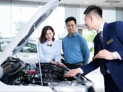 Phía sau cuộc đua ô tô giảm giá cả trăm triệu