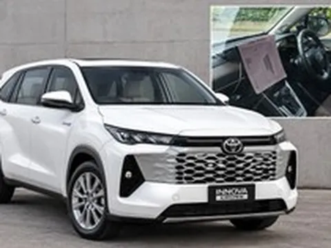 Toyota Innova Cross 2027 tiếp tục lộ ảnh nội thất, màn giải trí dễ được 'lên đời'