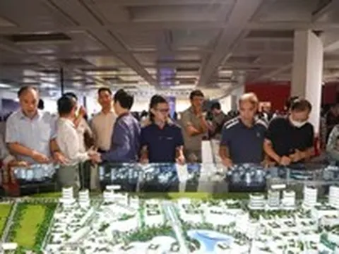 Tín dụng đang đổ mạnh vào các dự án lớn