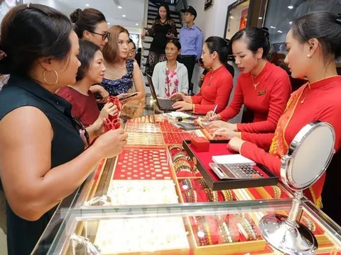 Giá vàng hôm nay (15/9): Đứng im chờ Fed tăng lãi suất