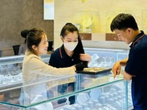 PNJ thông báo rút ngắn thời gian thanh toán cho khách hàng bán vàng, kim cương