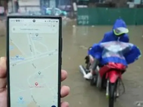 Mưa lớn gây ngập khắp nơi, 'Bản đồ mưa ngập' của Hà Nội vừa ra mắt đã tê liệt