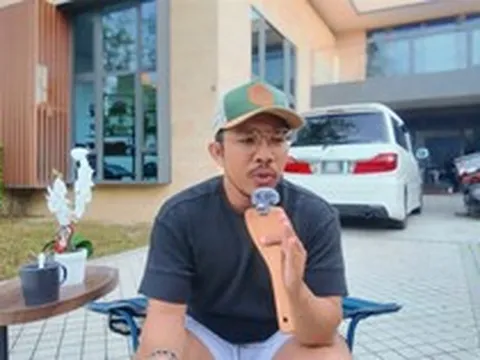 Tài xế Grab ở Singapore kiếm 122 triệu đồng/tháng, đi Porsche, sống ở 2 quốc gia, sở hữu biệt thự