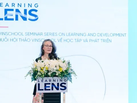 Từ quản lý màn hình đến dạy trẻ làm chủ công nghệ