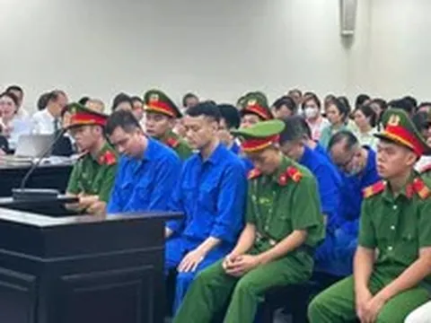 Xét xử nhóm sản xuất 187.000 hộp sữa giả, hối lộ và 'chạy án'