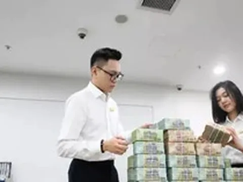 Thấy gì về biến động lãi suất ngân hàng?
