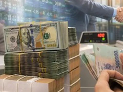 "Sóng" ngân hàng bán vốn cho nhà đầu tư nước ngoài nóng trở lại