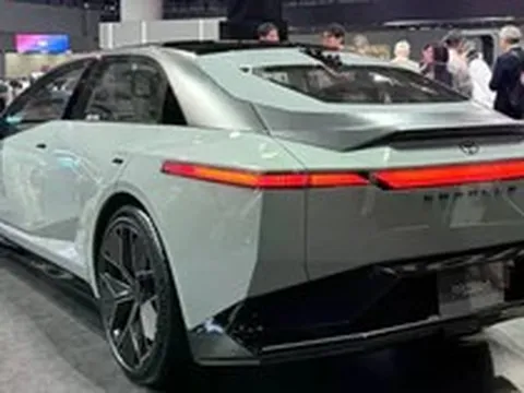 Xe Toyota bán chạy nhất mọi thời đại sắp có màn ‘lột xác’