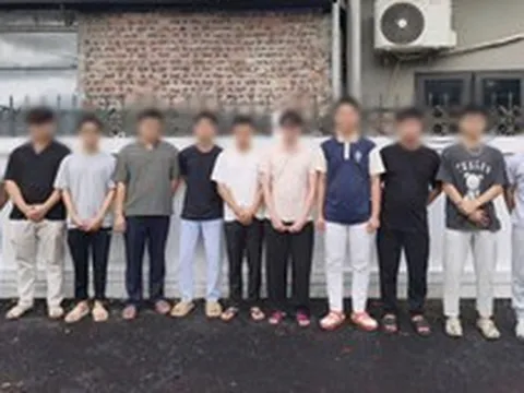 Khởi tố 11 người lôi kéo học sinh, sinh viên mở tài khoản ngân hàng để bán