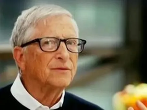 Tỷ phú Bill Gates cảnh báo rủi ro chưa từng có về AI