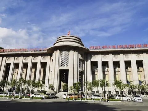NHNN làm rõ thông tin về giám sát phòng, chống rửa tiền với khách hàng VIP, lãnh đạo ngân hàng