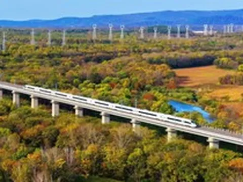 Hàng xóm Việt Nam chính thức vận hành tuyến đường sắt cao tốc dài 318 km: chạy qua vùng đất đóng băng vĩnh cửu, chịu lạnh tới -40°C