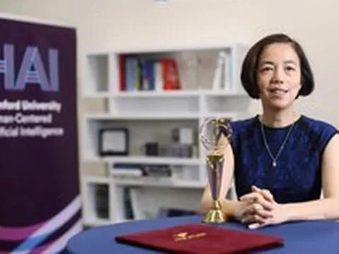 Từng được tỷ phú Phạm Nhật Vượng trao giải thưởng, 2 năm sau nữ giáo sư bán công ty giá 213.000 tỷ đồng cho gã khổng lồ chip Mỹ