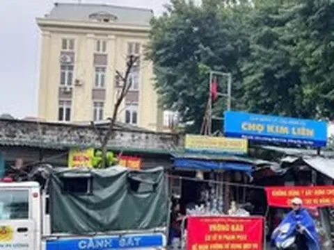 Chủ tịch Hà Nội yêu cầu bố trí kinh doanh tạm cho 200 tiểu thương chợ Kim Liên