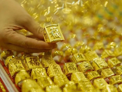 Giá vàng chiều nay (2/10): Tăng giảm khó đoán
