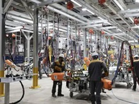 Tỷ phú Phạm Nhật Vượng đồng loạt tuyển hơn 6.200 lao động tại quê nhà: Chỉ cần tốt nghiệp cấp 2 đã có cơ hội, có vị trí thu nhập đến 41 triệu đồng/tháng