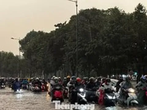 Từ những trận mưa lớn ở TPHCM: Bao giờ đường về nhà hết ngập?