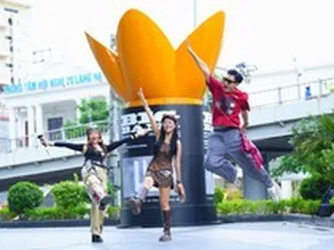 Chuyện gì ở trụ sở ngân hàng khiến fan BIGBANG kéo đến check-in từ sáng tới tối?
