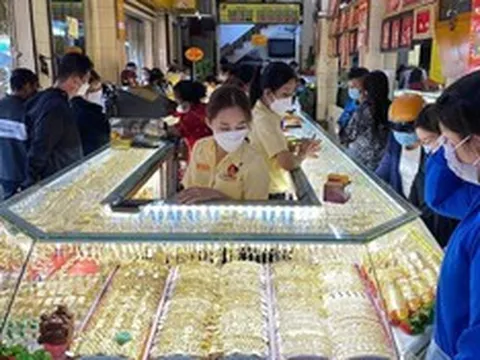 Giá vàng chiều nay (9/10): Tăng mạnh, "phố vàng" sôi động trở lại