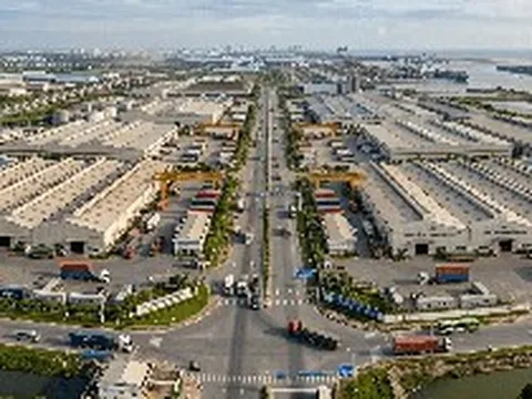 FDI vào Việt Nam tăng 76%, vì sao lợi nhuận các "ông chủ" khu công nghiệp lại lao dốc 40%?