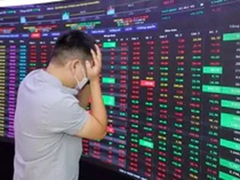 Cổ phiếu ngân hàng bất ngờ giảm sàn