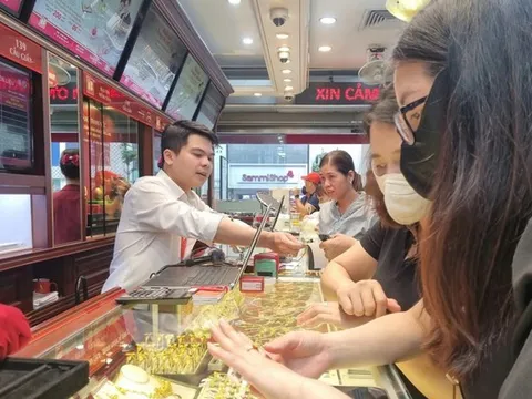 Giá vàng chiều nay (13/10): Bất ngờ đảo chiều tăng vọt
