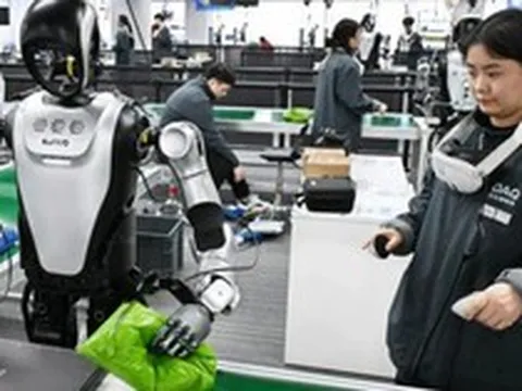 Nghề huấn luyện robot tại Trung Quốc: Rửa bát 200 lần/ngày kiếm 25 triệu, ngậm ngùi "dạy việc" cho sẽ kẻ cướp chén cơm của mình