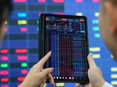 VN-Index hồi phục, nhà đầu tư vẫn cần tiếp tục chú ý