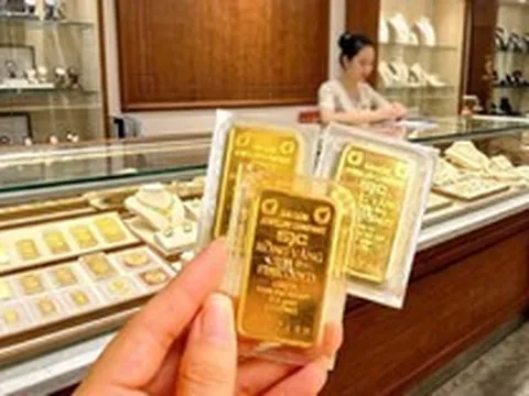 Giá vàng liên tục lao dốc, nhà đầu tư nên làm gì?