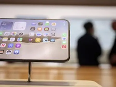 Apple thừa nhận iPhone Duo lỗi màn hình
